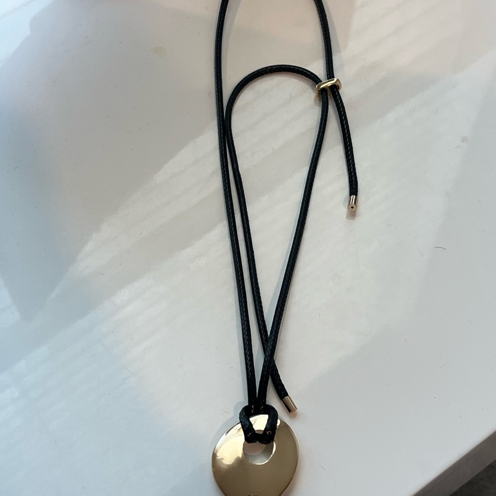 Elegant Gold Pendant Necklace